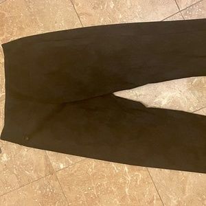 LISETTE PANTS, MADE FAMOUS BY OPRAH AS THE MOST FLATTERING PANT. SIZE 4